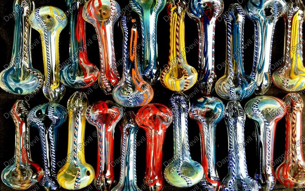 Five Important Facts That You Should Know About Wholesale Glass Pipes.