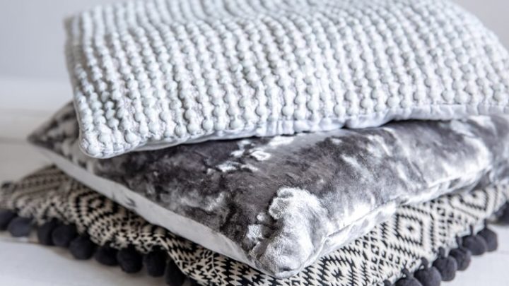 The Ultimate Guide About a Heated Blanket vs Weighted Blanket