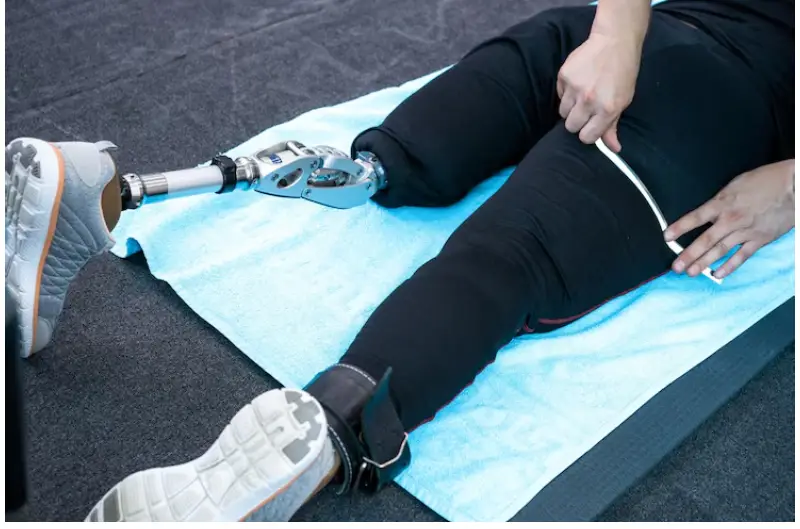 Robotic knee replacement surgery