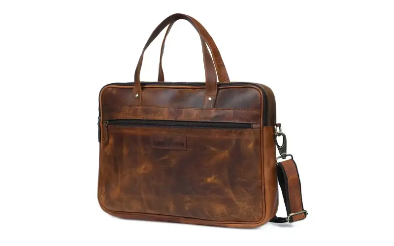 How The Vintage Leather Messenger Bag Fits Into Today’s Wearable Practicality Movement?