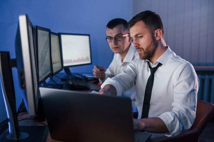 Maximizing Uptime: The Benefits of Implementing 24×7 NOC Monitoring Services