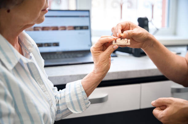 What Is the Rating for Aspen Dental for Denture Services?